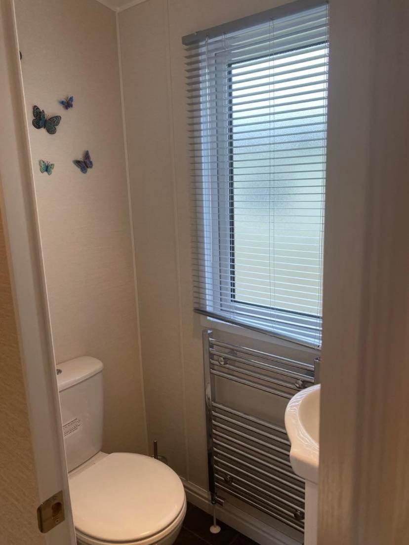 2 Bed Style Caravan With Hot Tub & Private Garden At Haven Leisure Park Holiday home